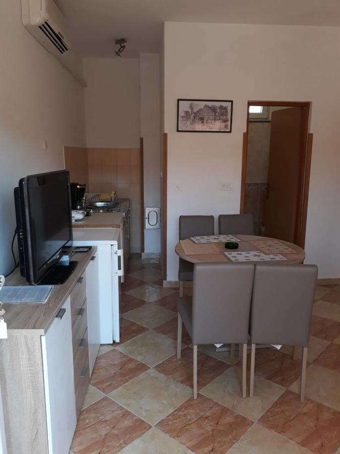 Apartments Ella Лижнян Экстерьер фото