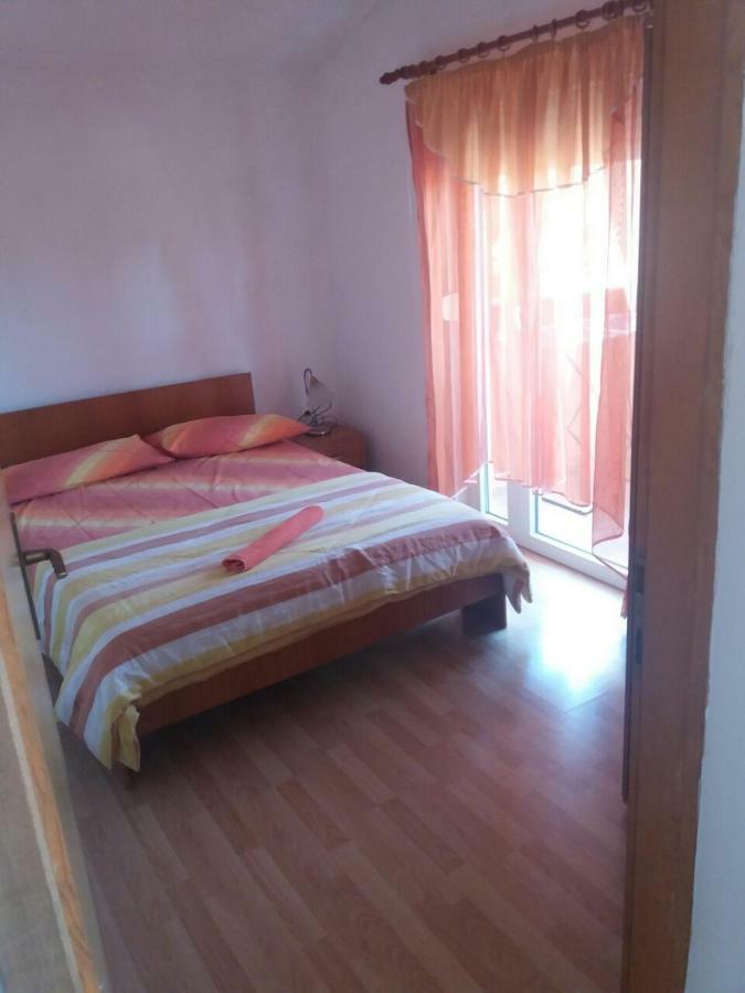 Apartments Ella Лижнян Экстерьер фото